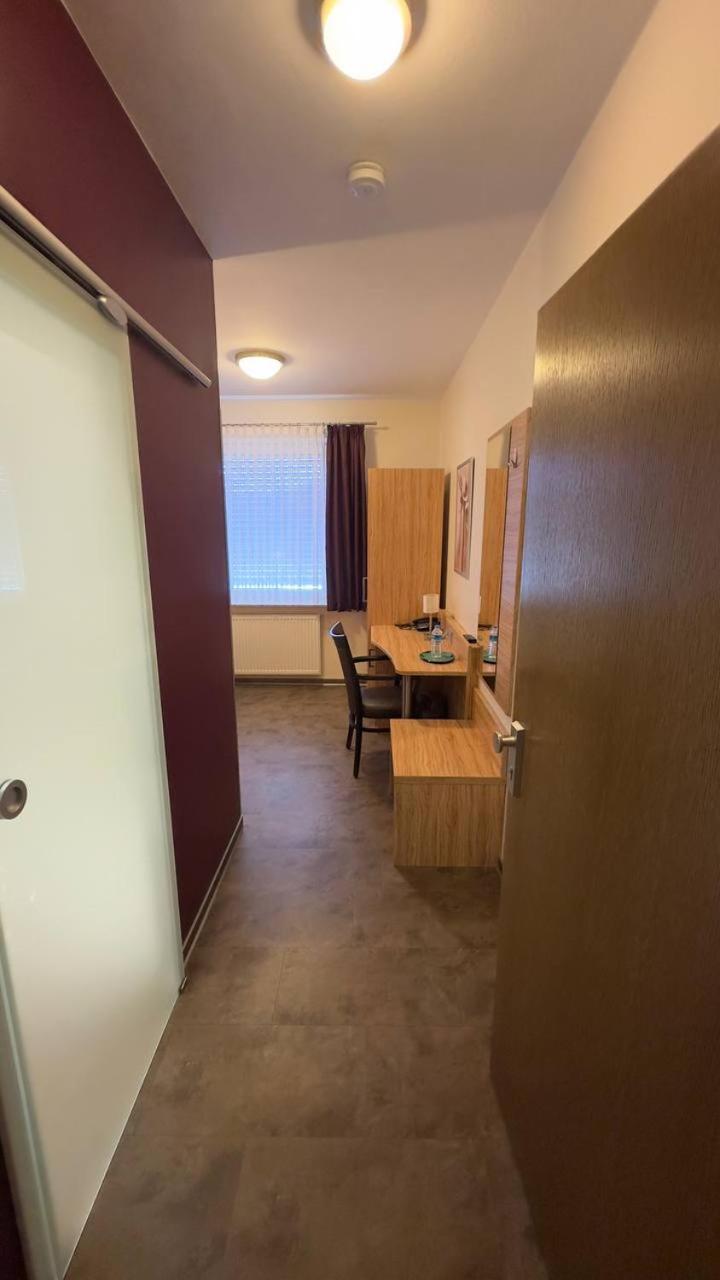 Hotel Ishi Inn Wolfsburg Dış mekan fotoğraf