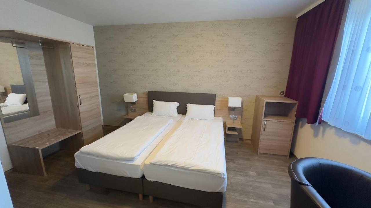 Hotel Ishi Inn Wolfsburg Dış mekan fotoğraf