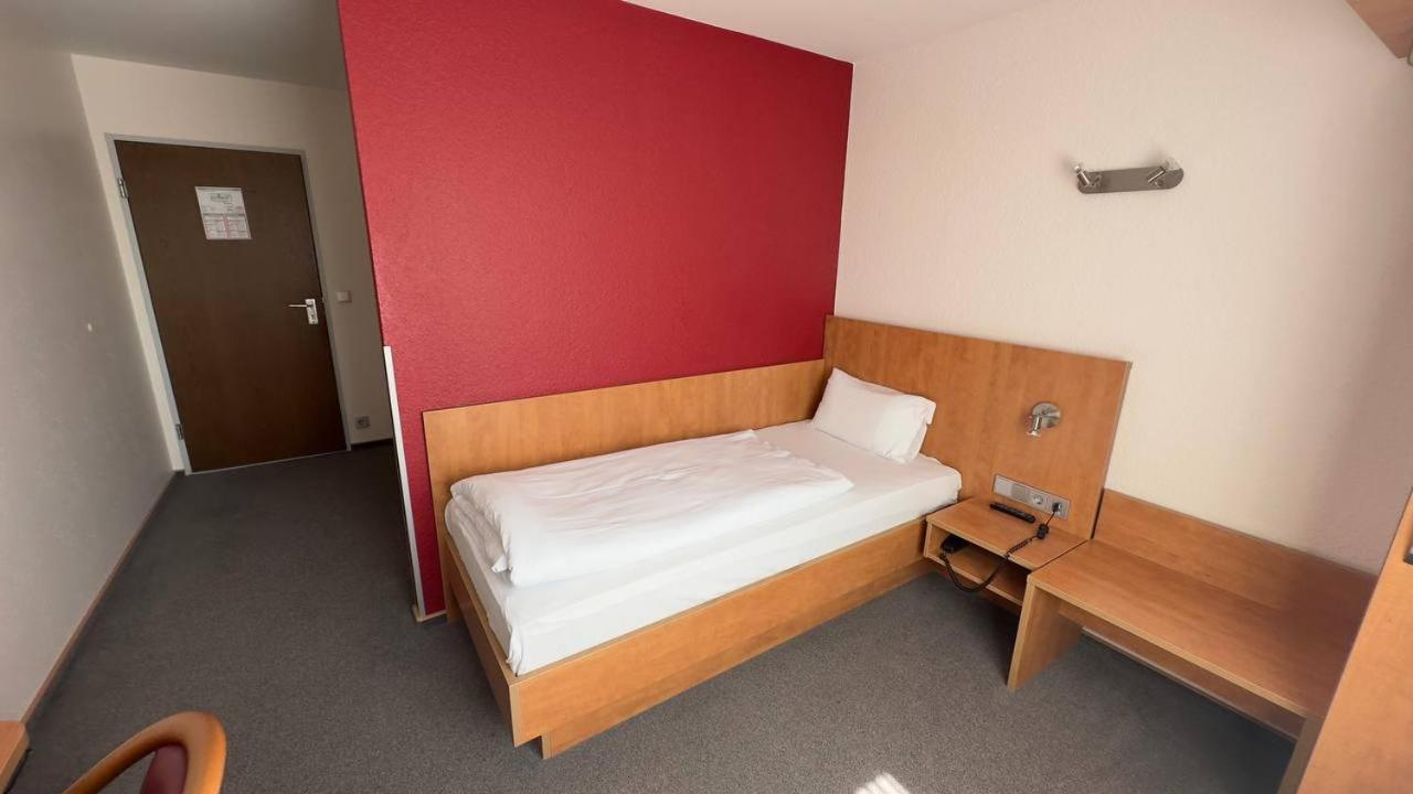 Hotel Ishi Inn Wolfsburg Dış mekan fotoğraf